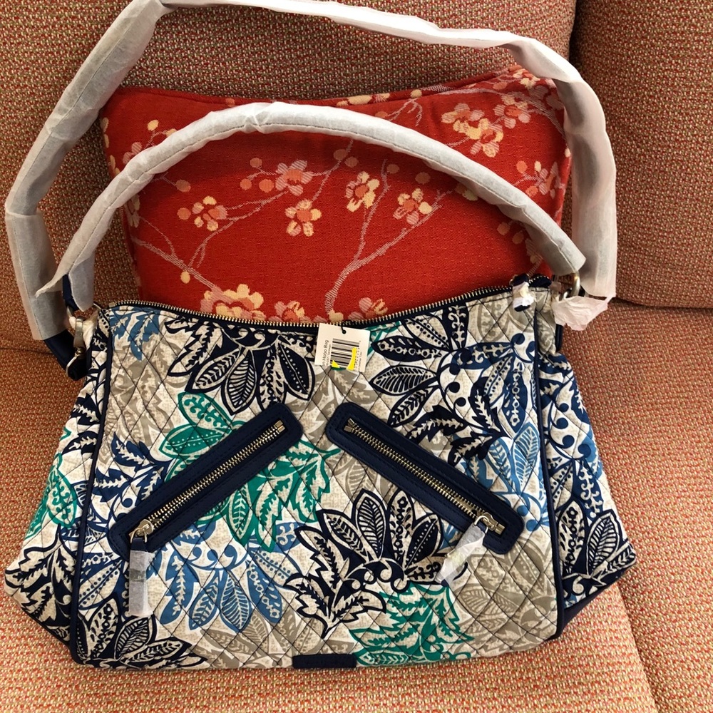 VERA BRADLEY NWT VIVIAN HOBO BAG